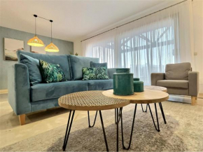 Superb 3-bed penthouse minutes drive to the beach